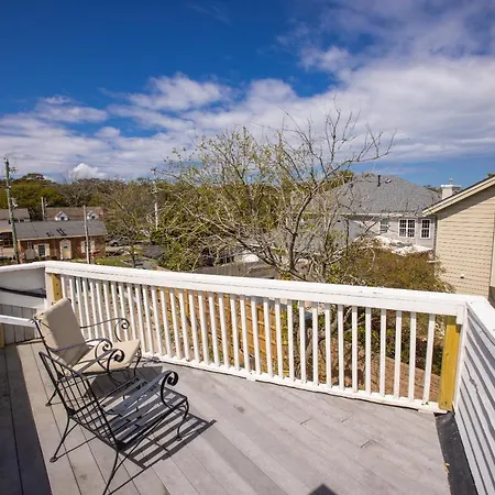 Coral Beach House - North End Vb